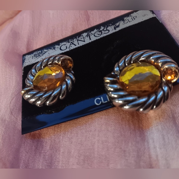 Vintage Gold/Yellow Clip ons - Picture 5 of 5